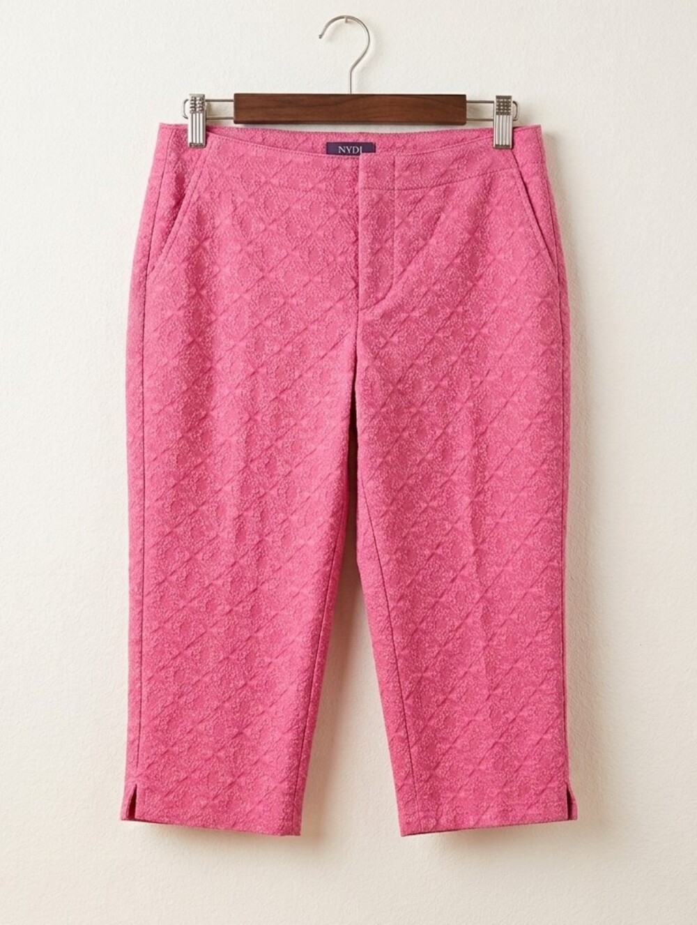 NYDJ Size 4 Hot Pink Textured Skimmer Pants Cropped Capri Trouser Diamond Knit